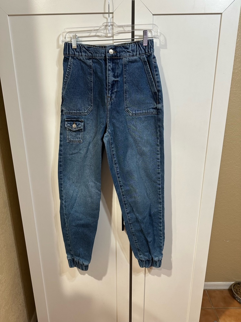 XS Forever 21 Dark Wash Elastic Hem Denim Joggers